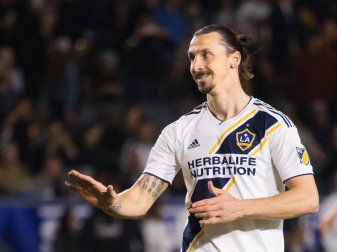 Zlatan Ibrahimovic sorgt mal wieder für Wirbel im Netz. Foto: Joel Marklund/Bildbyran via ZUMA Press/dpa Zlatan Ibrahimovic sorgt mal wieder für Wirbel im Netz. Foto: Joel Marklund/Bildbyran via ZUMA Press/dpa