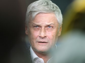 Armin Veh bekommt Geldstrafe wegen Schiri-Kritik Armin Veh bekommt Geldstrafe wegen Schiri-Kritik