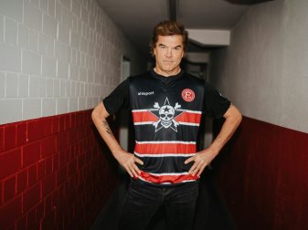 Sondertrikot von Fortuna Düsseldorf gegen Bayern München Sondertrikot von Fortuna Düsseldorf gegen Bayern München