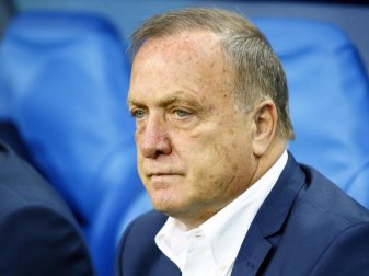 Neuer Coach von Feyenoord Rotterdam: Dick Advocaat. Foto: Francois Mori/AP/dpa Neuer Coach von Feyenoord Rotterdam: Dick Advocaat. Foto: Francois Mori/AP/dpa