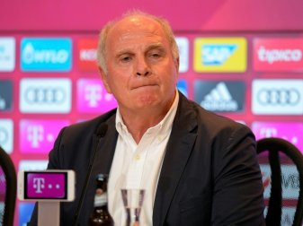 Ist von Hainer und Kahn "völlig überzeugt": Uli Hoeneß Ist von Hainer und Kahn "völlig überzeugt": Uli Hoeneß