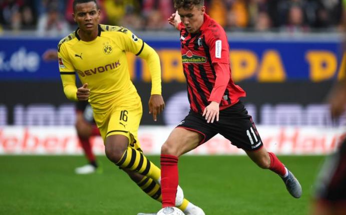 Luca Waldschmidt (r) wird dem SC Freiburg wohl weiter fehlen. Foto: Patrick Seeger/dpa
