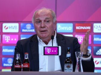 Uli Hoeneß sieht keine Krise bei Bayern München Uli Hoeneß sieht keine Krise bei Bayern München
