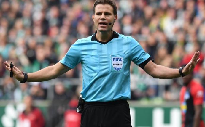 Auch Felix Brych spricht sich in dem Video gegen Gewalt gegen Schiedsrichter aus. Foto: Carmen Jaspersen/dpa