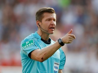 Welz verletzte sich beim Bundesliga-Spiel in Dortmund Welz verletzte sich beim Bundesliga-Spiel in Dortmund