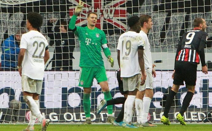 Bayern München geht mit 1:5 in Frankfurt unter