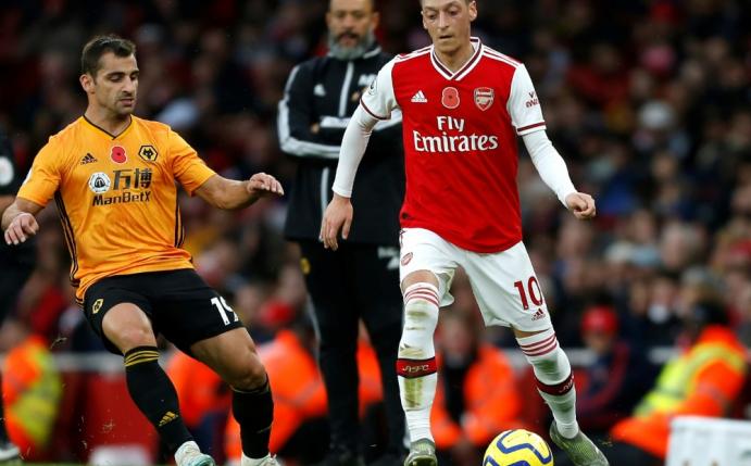 Özil stand gegen Wolverhampton wieder in der Startelf