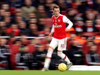 Konnte in der Premier League wieder für den FC Arsenal auflaufen: Mesut Özil. Foto: Paul Harding/PA Wire/dpa Konnte in der Premier League wieder für den FC Arsenal auflaufen: Mesut Özil. Foto: Paul Harding/PA Wire/dpa