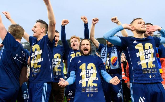Die Spieler von Djurgårdens IF feiern den 12. Meistertitel. Foto: Carl Sandin/Bildbyran via ZUMA Press/dpa
