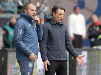 Der bisherige Co-Trainer Hans-Dieter „Hansi“ Flick (l) übernimmt zunächst das Traineramt vom bisherigen Cheftrainer Niko Kovac. Foto: Hasan Bratic/dpa Der bisherige Co-Trainer Hans-Dieter „Hansi“ Flick (l) übernimmt zunächst das Traineramt vom bisherigen Cheftrainer Niko Kovac. Foto: Hasan Bratic/dpa