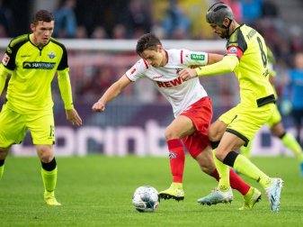 Der 1. FC Köln muss vorerst auf Noah Katterbach (M.) verzichten. Foto: Marius Becker/dpa Der 1. FC Köln muss vorerst auf Noah Katterbach (M.) verzichten. Foto: Marius Becker/dpa