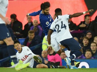 Heung-Min Son flog nach diesem Foul vom Platz Heung-Min Son flog nach diesem Foul vom Platz