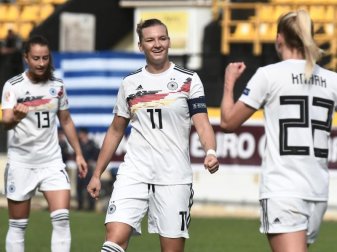 Alexandra Popp (M.) stößt zum DFB-Kader. Foto: Sakis Mitrolidis/dpa Alexandra Popp (M.) stößt zum DFB-Kader. Foto: Sakis Mitrolidis/dpa