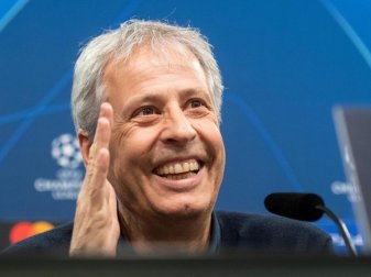 Hat Mitgefühl für den entlassenen Niko Kovac: Dortmunds Trainer Lucien Favre. Foto: Bernd Thissen/dpa Hat Mitgefühl für den entlassenen Niko Kovac: Dortmunds Trainer Lucien Favre. Foto: Bernd Thissen/dpa