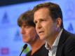 Oliver Bierhoff sieht das DFB-Team bei der EM 2020 eher in einer Außenseiter-Rolle. Foto: Sven Hoppe/dpa