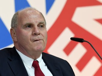 Uli Hoeneß lässt sich bei der Trainersuche Zeit Uli Hoeneß lässt sich bei der Trainersuche Zeit