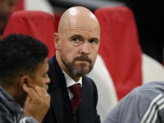 Trainer Erik ten Hag ist vertraglich bis 2022 an Ajax Amsterdam gebunden. Foto: James Wilson/CSM via ZUMA Wire/dpa Trainer Erik ten Hag ist vertraglich bis 2022 an Ajax Amsterdam gebunden. Foto: James Wilson/CSM via ZUMA Wire/dpa