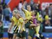 Sollen künftig das gleiche Geld wie die Männer bekommen: Australiens Fußball-Frauen - auch «Matildas» genannt. Foto: Claude Paris/AP/dpa