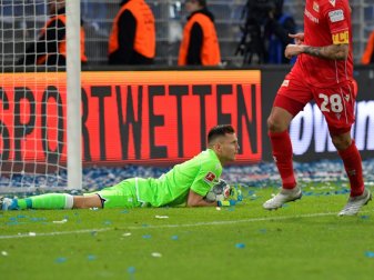 Rafal Gikiewicz griff auch nach Abpfiff der Partie ein Rafal Gikiewicz griff auch nach Abpfiff der Partie ein