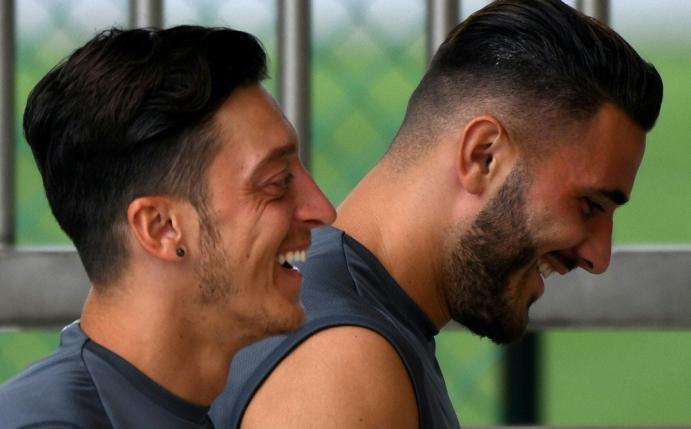 Özil und Kolasinac sind im Juli überfallen worden 