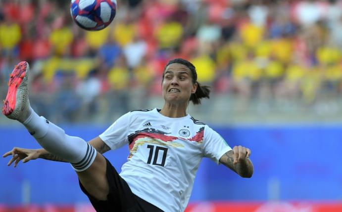 Dzsenifer Marozsan wünscht sich englische Verhältnisse