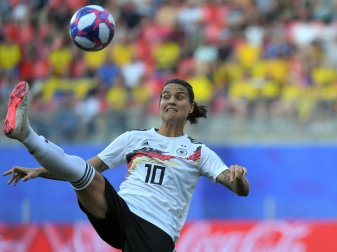 Dzsenifer Marozsan wünscht sich englische Verhältnisse Dzsenifer Marozsan wünscht sich englische Verhältnisse