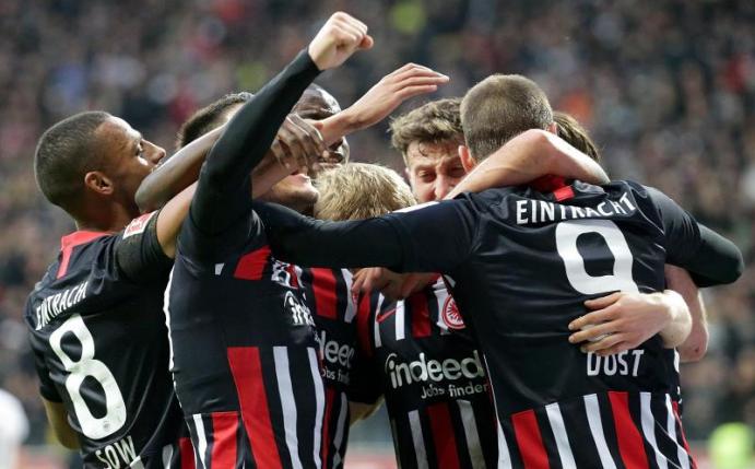 Bei Eintracht Frankfurt läuft es derzeit rund. Foto: Hasan Bratic/dpa