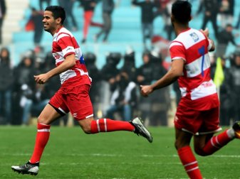 Fans spenden Geld für Rettung von Club Africain Tunis Fans spenden Geld für Rettung von Club Africain Tunis