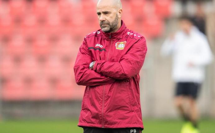 Nach dem Sieg gegen Atlético ist der Glaube bei Peter Bosz und Bayer Leverkusen wieder da. Foto: Marcel Kusch/dpa