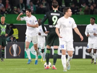 Gents Roman Yaremchuk (2.v.l) bejubelt sein Tor zum 1:1 gegen den VfL Wolfsburg. Foto: Peter Steffen/dpa Gents Roman Yaremchuk (2.v.l) bejubelt sein Tor zum 1:1 gegen den VfL Wolfsburg. Foto: Peter Steffen/dpa