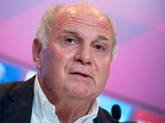Sieht die Bundeliga bald an der finanziellen Grenze: Uli Hoeneß, Präsident FC Bayern München. Foto: Sven Hoppe/dpa Sieht die Bundeliga bald an der finanziellen Grenze: Uli Hoeneß, Präsident FC Bayern München. Foto: Sven Hoppe/dpa