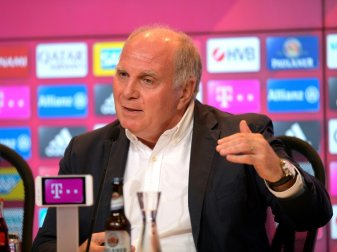 Uli Hoeneß spricht über "Jahre der Ausbeutung" Uli Hoeneß spricht über "Jahre der Ausbeutung"