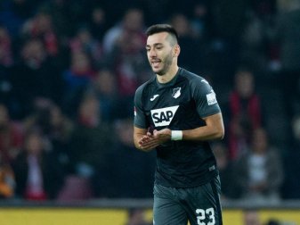 Verletzte sich beim Hoffenheimer Last-Minute-Sieg in Köln: Torschütze Sargis Adamyan. Foto: Rolf Vennenbernd/dpa Verletzte sich beim Hoffenheimer Last-Minute-Sieg in Köln: Torschütze Sargis Adamyan. Foto: Rolf Vennenbernd/dpa
