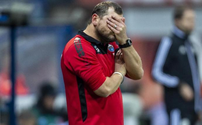 Haderte bei der Paderborn-Pleite gegen Augsburg mit dem Schiedsrichter: SC-Coach Steffen Baumgart. Foto: David Inderlied/dpa