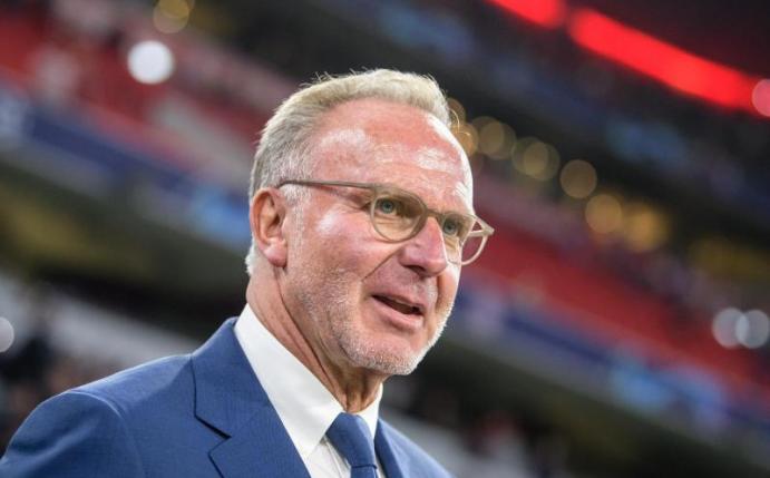 Will das Gespräch mit Arsène Wenger suchen: Bayern-Boss Karl-Heinz Rummenigge. Foto: Matthias Balk/dpa