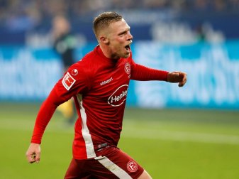 Rouwen Hennings gelang gegen Schalke ein Dreierpack Rouwen Hennings gelang gegen Schalke ein Dreierpack