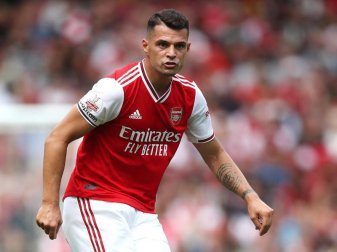Granit Xhaka, Spieler des FC Arsenal, führt den Ball. Foto: Nick Potts/PA Wire/dpa Granit Xhaka, Spieler des FC Arsenal, führt den Ball. Foto: Nick Potts/PA Wire/dpa