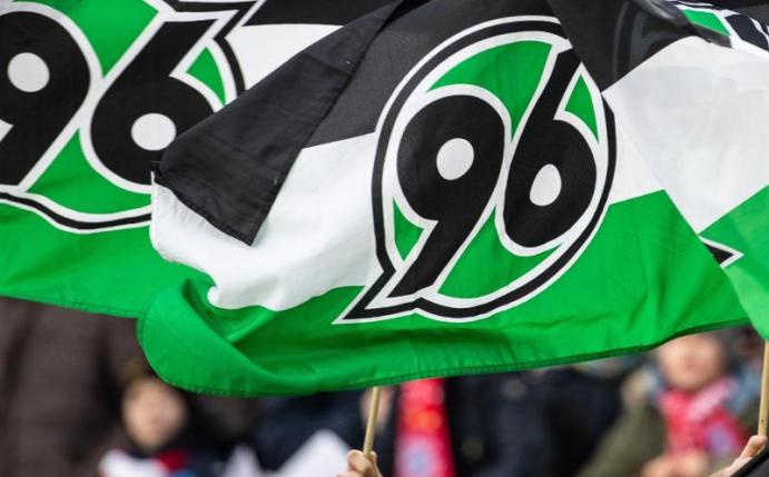 Hannover 96 ist auf der Suche nach einem neuen Trainer. Foto: Swen Pförtner/dpa