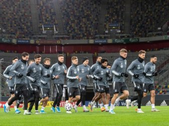 Hat die Qualifikation für die EM selbst in der Hand: Die deutsche Nationalmannschaft beim Training in Düsseldorf. Foto: Bernd Thissen/dpa Hat die Qualifikation für die EM selbst in der Hand: Die deutsche Nationalmannschaft beim Training in Düsseldorf. Foto: Bernd Thissen/dpa