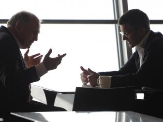 Uli Hoeneß (l) und Herbert Hainer sind seit Jahren befreundet. Foto: Marc Müller/dpa Uli Hoeneß (l) und Herbert Hainer sind seit Jahren befreundet. Foto: Marc Müller/dpa