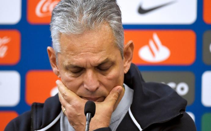 Trainer Reinaldo Rueda schickt seine Spieler nach Hause