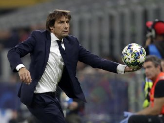 Zunächst hatte es Gerüchte gegeben, Inter-Trainer Antonio Conte hätte einen Drohbrief bekommen. Foto: Luca Bruno/AP/dpa Zunächst hatte es Gerüchte gegeben, Inter-Trainer Antonio Conte hätte einen Drohbrief bekommen. Foto: Luca Bruno/AP/dpa
