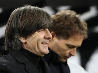 Joachim Löw stellte sich nach dem 4:0 gegen Weißrussland den Fragen der Medienvertreter. Foto: Christian Charisius/dpa Joachim Löw stellte sich nach dem 4:0 gegen Weißrussland den Fragen der Medienvertreter. Foto: Christian Charisius/dpa