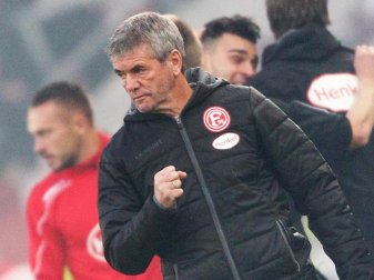 Fortuna Düsseldorf will mit Trainer Friedhelm Funkel vorzeitig verlängern. Foto: Roland Weihrauch/dpa Fortuna Düsseldorf will mit Trainer Friedhelm Funkel vorzeitig verlängern. Foto: Roland Weihrauch/dpa