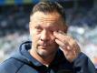 Trainer Pal Dardai soll dem 1. FC Köln abgesagt haben. Foto: Andreas Gora/dpa