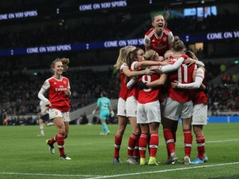 Arsenal feiert seinen 2:0-Sieg gegen Tottenham Hotspur mit 38.262 Fans. Foto: Zac Goodwin/PA Wire/dpa