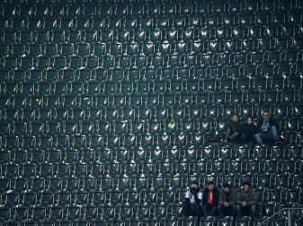 In Mönchengladbach beim Spiel der DFB-Elf gegen Weißrussland blieben etliche Tribünen weitgehend unbesetzt. Foto: Federico Gambarini/dpa In Mönchengladbach beim Spiel der DFB-Elf gegen Weißrussland blieben etliche Tribünen weitgehend unbesetzt. Foto: Federico Gambarini/dpa