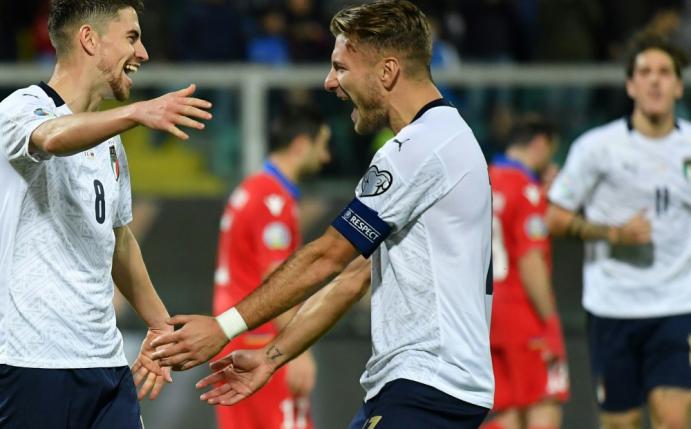 Ciro Immobile (l.) mit zwei Treffern zum 9:1-Kantersieg