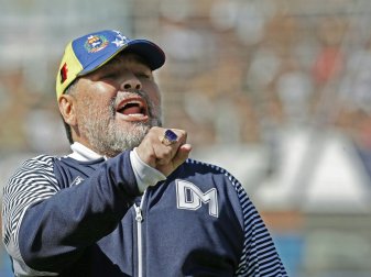 Diego Maradona tritt nach acht Spielen zurück Diego Maradona tritt nach acht Spielen zurück