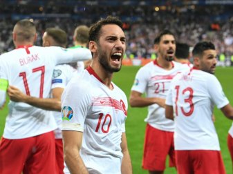 Calhanoglu verteidigt türkischen Militärgruß Calhanoglu verteidigt türkischen Militärgruß